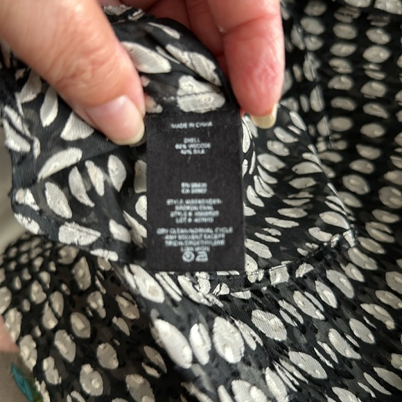 Theory Oversized Silk Cutout Button Down L - Picture 6 of 7